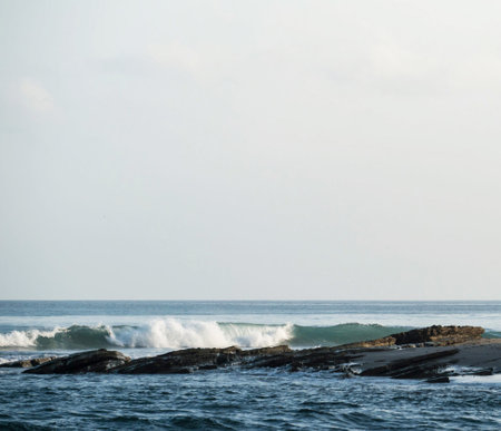 Tropical sea with waves crashing on the rocks. Sri Lankaの写真素材