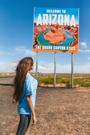 Welcome to Arizona road sign. Large welcome sign greets travels in Paje Canyon, Arizona, USAの写真素材