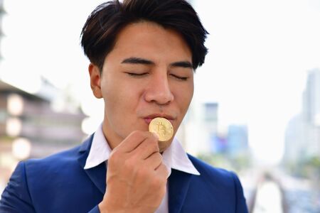 Businessmen succeed in and earn from bitcoin.