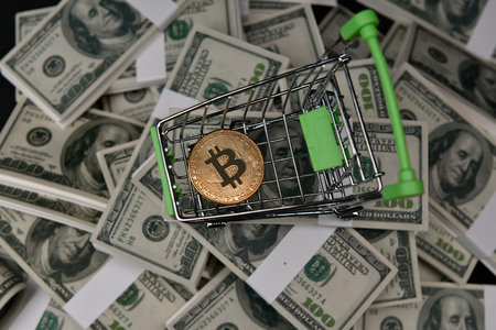 Finance Business Concepts. Lots of money on a black background.
Online business trading on a black background.の写真素材