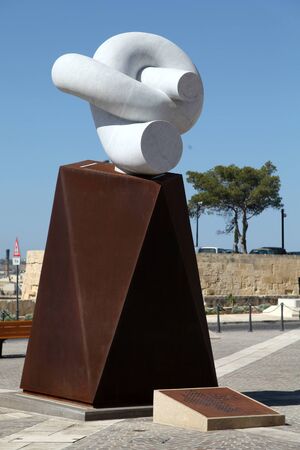 Modern sculpture, Castille Square, Valletta, Maltaのeditorial素材
