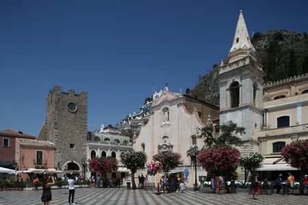 Piazza IX Aprile, Taormina, Sicily, Italyのeditorial素材