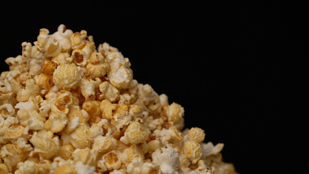 close up caramel popcorn backgroundの写真素材