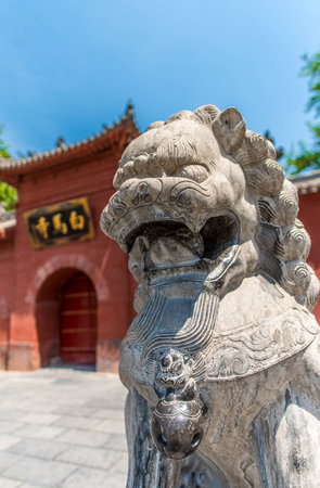 rock lion guard of templeの写真素材
