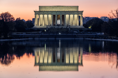 Nightscape of Lincoln Memorial in Washington, D.C.のeditorial素材