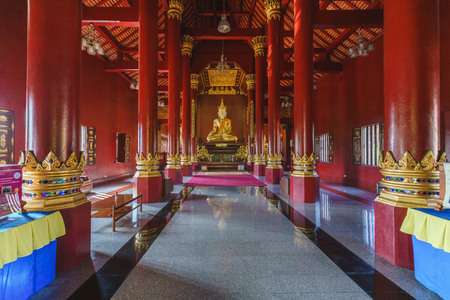 Buddha statue in Thai Temples, Red temple in Chiang Maiのeditorial素材