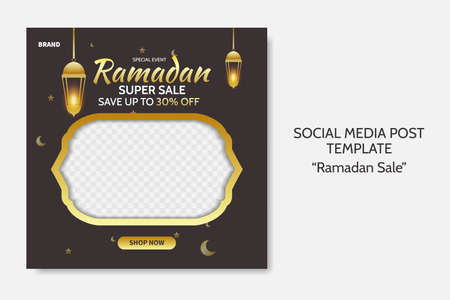 Ramadan Sale social media post template. Web banner advertising for greeting card, voucher, islamic event. editable vector illustrationのイラスト素材