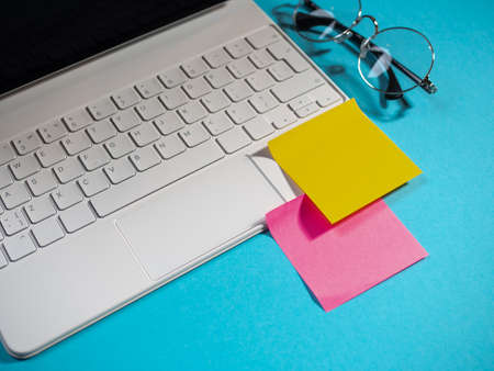 laptop with a reminder. Time management and schedule in the work of a freelancerの写真素材