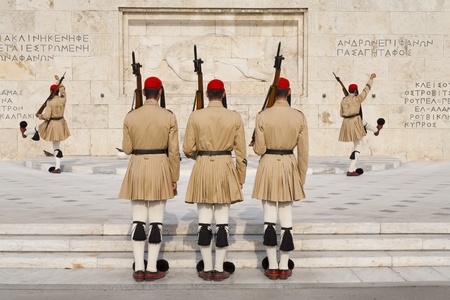 Ceremonial changing guards in Athens, Greece のeditorial素材