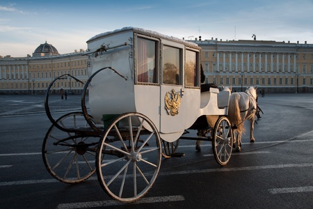 The carriage on the Palace Square in Saint-Petersburg. Russia のeditorial素材