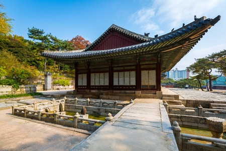 Park of Changgyeonggung Palace, Seoul, South Korea. Originally the Summer Palace of the Goryeo Emperor, it later became one of the Five Grand Palaces of the Joseon Dynastyのeditorial素材