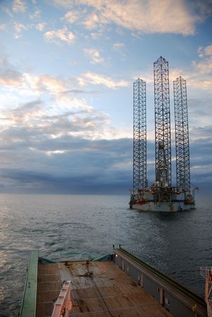 Offshore rig move of an Jack-Up rig.