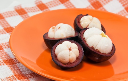 mangosteen isolated on white background.の写真素材