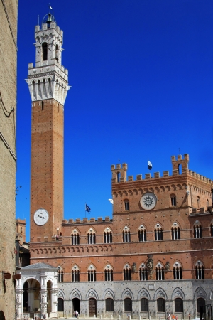 Il pubblic palaceo in the piazza del campo, Siena - Italyのeditorial素材