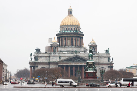 Saint-Petersburg, Russia - November 22: The famous St. Isaac cathedral, the symbol of Saint-Petersburg city on November 22, 2014 in Saint-Petersburg, Russiaのeditorial素材