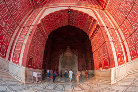 Interior of main area of Jama Majid, Old Delhi - one of the largest mosque of India built by Mughal Emperor Shah Jahanのeditorial素材