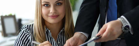 Professional help, work full-time lawyer company.