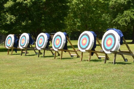 An archey training grounds located in a wooded fieldの写真素材