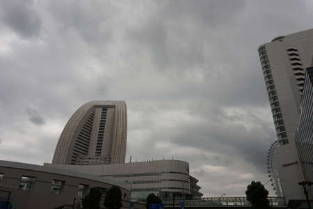 Kanagawa Prefecture Japan - Sept 13, 2019: Yokohama before the rain. Cloudy grey skyのeditorial素材