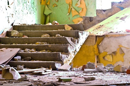 Wide angle view of an old wall abandoned factory building
の写真素材