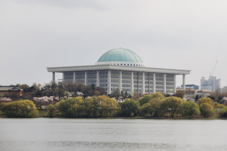 Seoul panoramic view during Hangang river boat cruise, South Korea, with Yeouido Hangang Park and Mapo bridge, scenery beyond the city, Yeongdeungpo District, Gyeonggi-do province, Republic of Koreaの写真素材