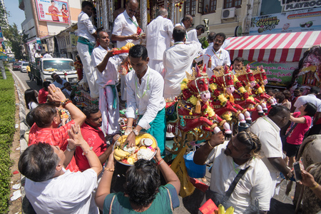 GEORGETOWN, PENANG/MALAYSIA ?? CIRCA FEB 2017: Hindu and other ethnic include chinese devotees do offerings and prayers during Thaipusam.のeditorial素材