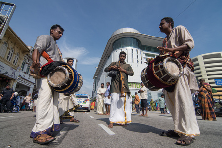 GEORGETOWN, PENANG/MALAYSIA ?? CIRCA FEB 2017: Groups of drummers perform at Jalan Magazine during Thaipusam festival.のeditorial素材