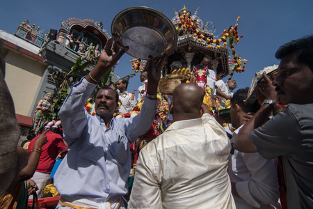 GEORGETOWN, PENANG/MALAYSIA ?? CIRCA FEB 2017: A Hindu devotee carry silver plate after offering during Thaipusam festival.のeditorial素材