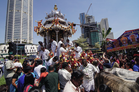 GEORGETOWN, PENANG/MALAYSIA ?? CIRCA FEB 2017:Devotees wishing to perform vows at silver chariot in front Sri Kamatchi Amman Temple during Thaipusam festival.のeditorial素材
