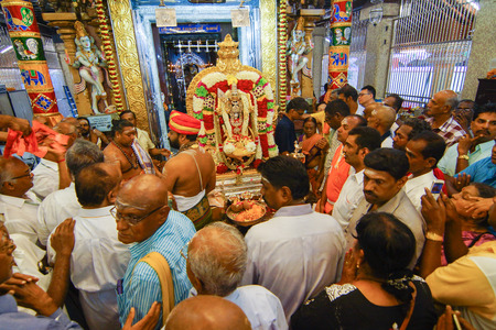 GEORGETOWN, PENANG/MALAYSIA â CIRCA JAN 2016: Golden statue of Lord Muruga return from Nattukotai Chettiar Temple during Thaipusam Festival.のeditorial素材