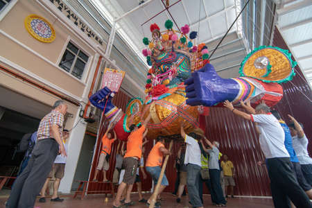 Bukit Mertajam, Penang/Malaysia - Aug 22 2017: Chinese devotees assembly the hungry ghost.のeditorial素材