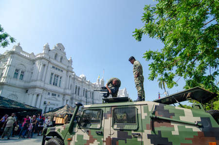 Georgetown, Penang/Malaysia - Feb 27 2020: Soldier set up machine guy during Malaysia army exhibition/のeditorial素材