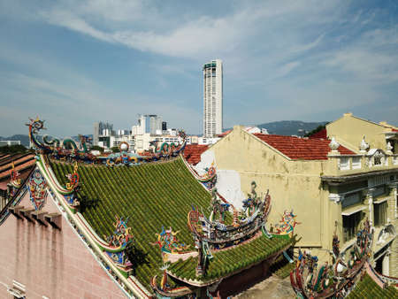 Georgetown, Penang/Malaysia - Mar 17 2020: Aerial view colorful rooftop with decoration at Yap Kongsi Temple.のeditorial素材
