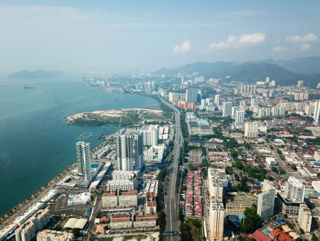Georgetown, Penang/Malaysia - Mar 21 2020: Aerial view Tun Dr Lim Chong Eu Highway with less car traffic due to movement control order.のeditorial素材
