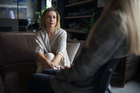 Professional psychologist conducting a consultationの写真素材