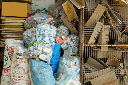 LAMPHUN, THAILAND â MARCH 14 : Zero waste village preparing waste for recycling at Ban 
Nam-Phu. March 14, 2014.のeditorial素材