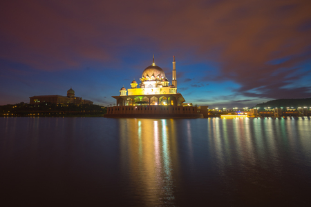 Putra Mosque in Putrajaya Malaysia at sunriseのeditorial素材