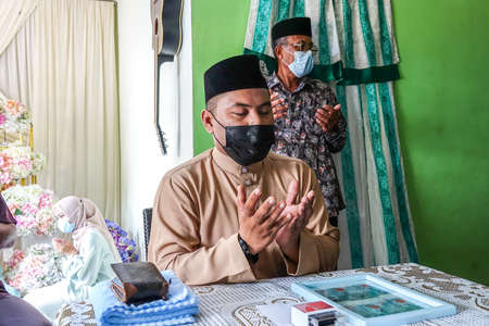 KUALA LUMPUR, MACH 2021. The scene of Malay traditional wedding .のeditorial素材