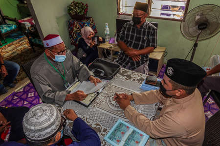 KUALA LUMPUR, MACH 2021. The scene of Malay traditional wedding .のeditorial素材