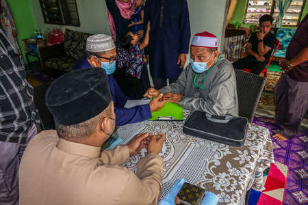 KUALA LUMPUR, MACH 2021. The scene of Malay traditional wedding .のeditorial素材