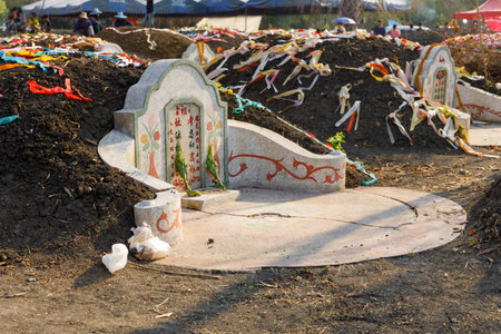 Ratchaburi , Thailand - April 05, 2019 : The graveyard at Tomb sweeping day or Qingming Festival at Jing Gung Cemetery.のeditorial素材