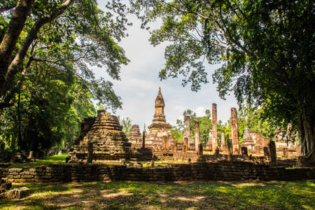 Wat Chedi Chet Thaew at Srisatchanalai historical park in Sukhothai province, Thailandの写真素材