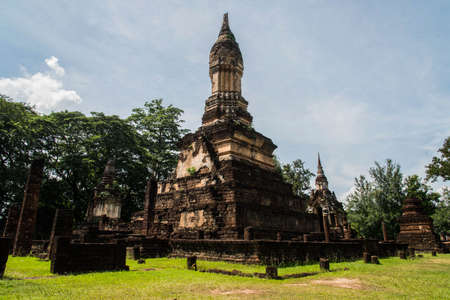 Wat Chedi Chet Thaew at Srisatchanalai historical park in Sukhothai province, Thailandの写真素材
