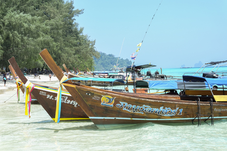 Long boat and tropical beach, Andaman Sea, Thailandのeditorial素材