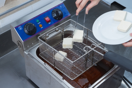 How to make fried tofu.の写真素材
