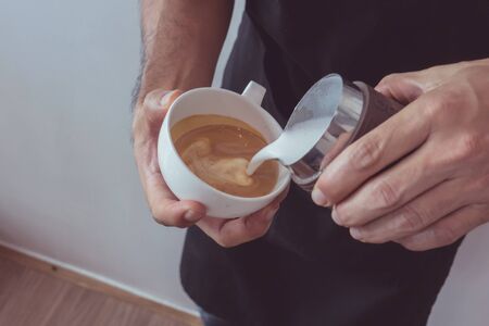 How to make a heart-shaped latte art, coffee in various forms.の写真素材