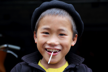 Ha Giang, Vietnam - September 19, 2015: Hmong children in Vietnam, In the northern province of Ha Giang in Vietnam. An area adjacent to China.のeditorial素材