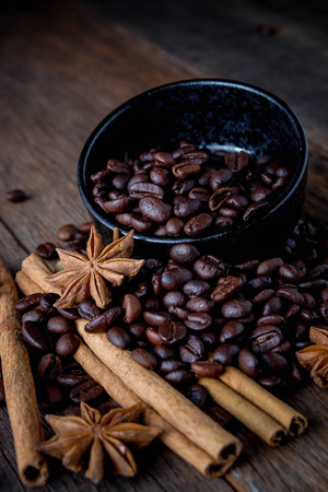 Coffee beans with cinnamon A mixture of popular drinks.の写真素材