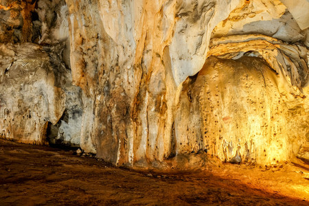 Beautiful Stalactites on the Trails inside the Muang On Cave Chiang Mai, Thailand.の写真素材