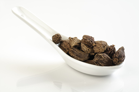 Black cardamom capsules
